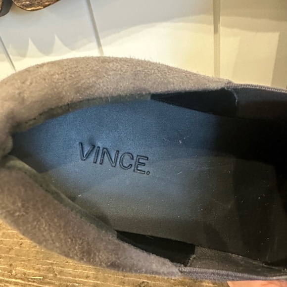 Suede Warren sneaker size 7 - Picture 5 of 7